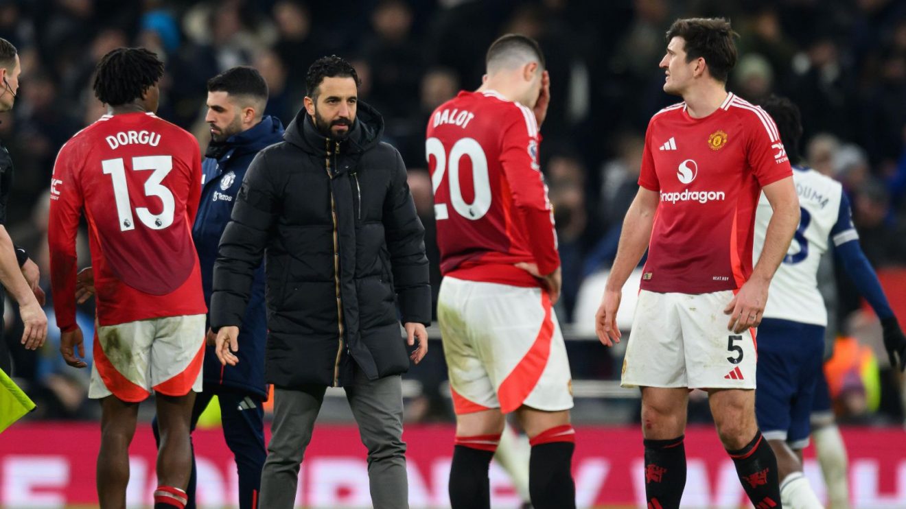 Ruben Amorim and the Manchester United players react to defeat at Tottenham