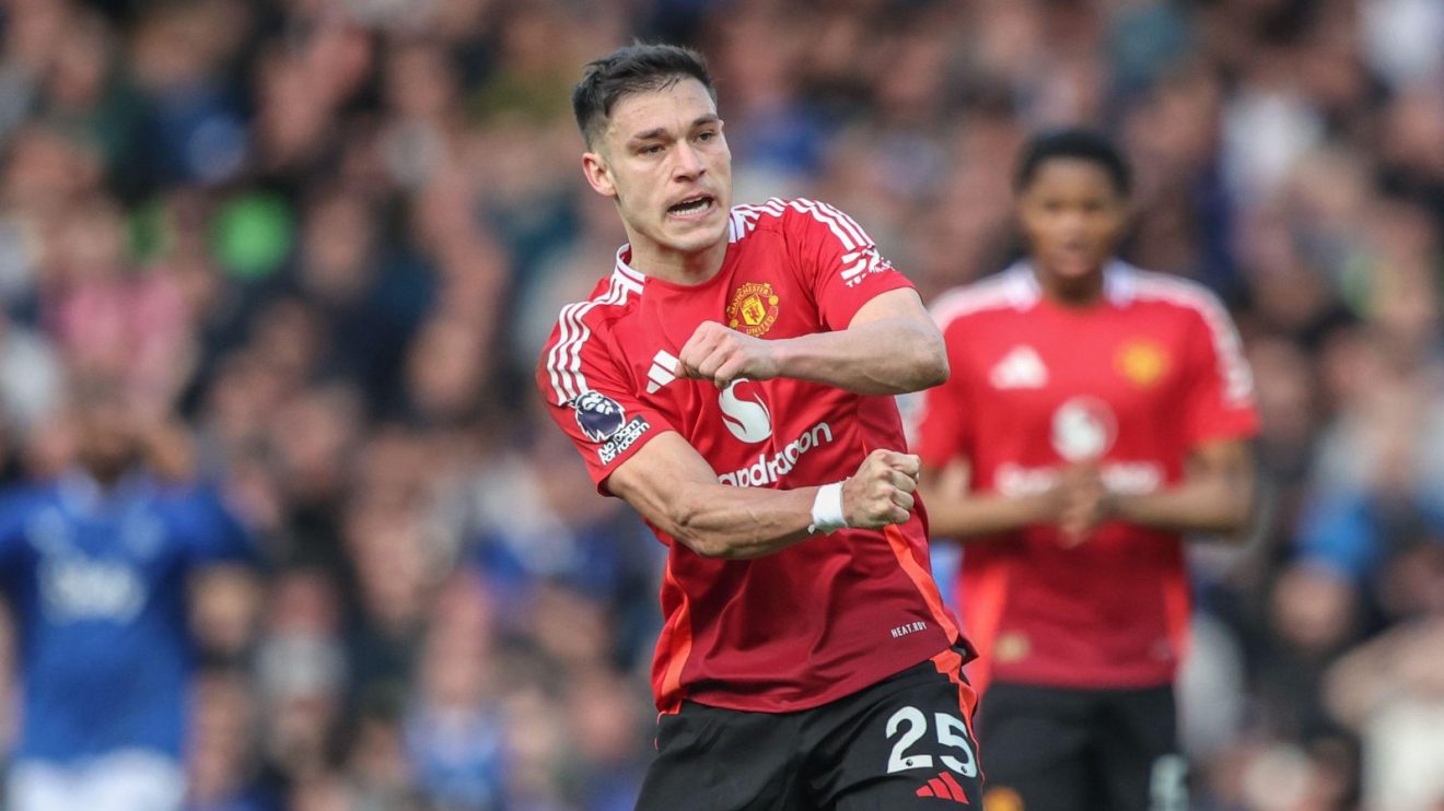 Man Utd midfielder Manuel Ugarte