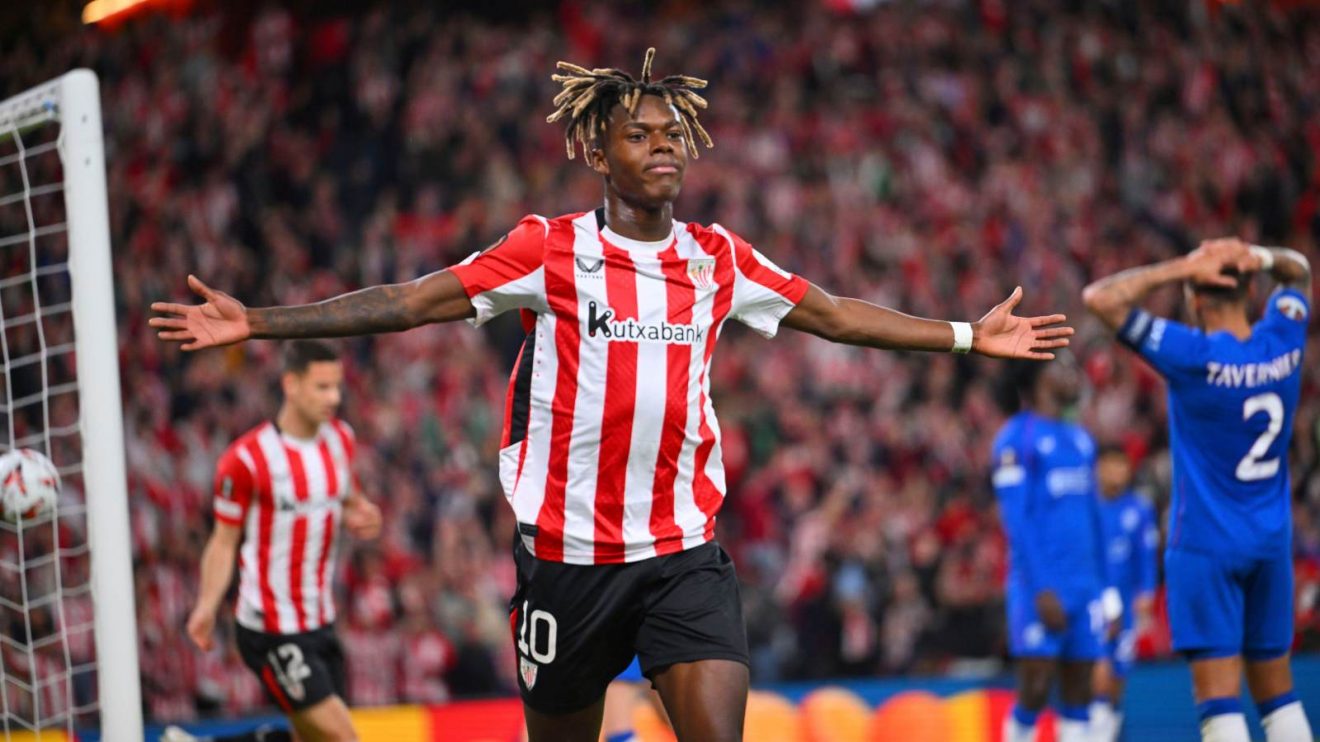 Nico Williams celebrates his goal