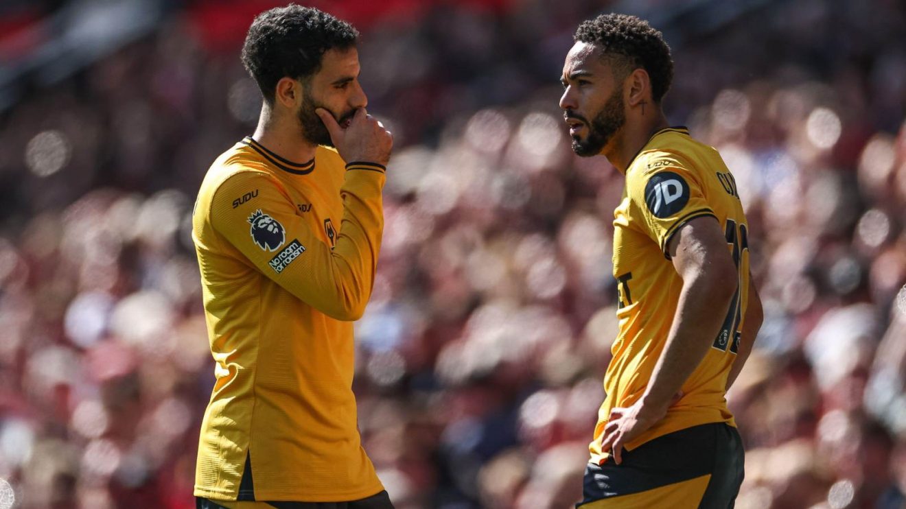 Man Utd target Matheus Cunha and Rayan Ait-Nouri during a match