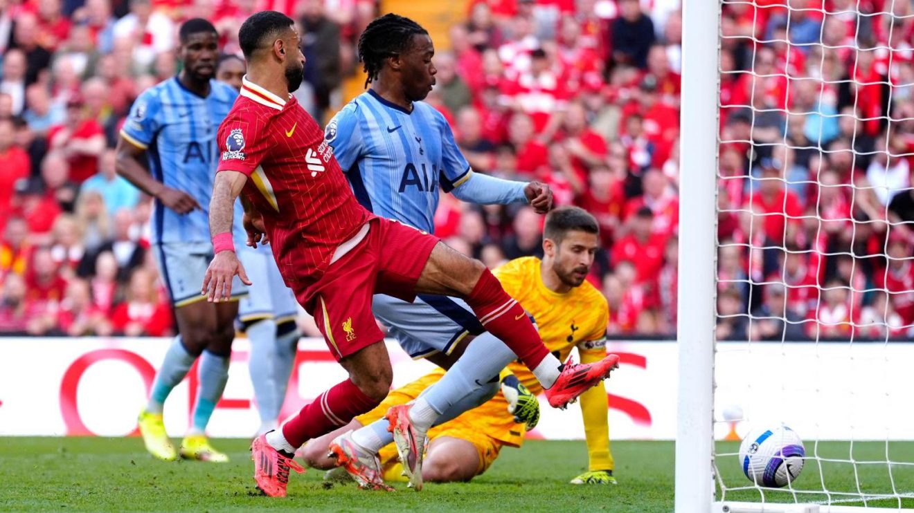 Destiny Udogie scores an own goal