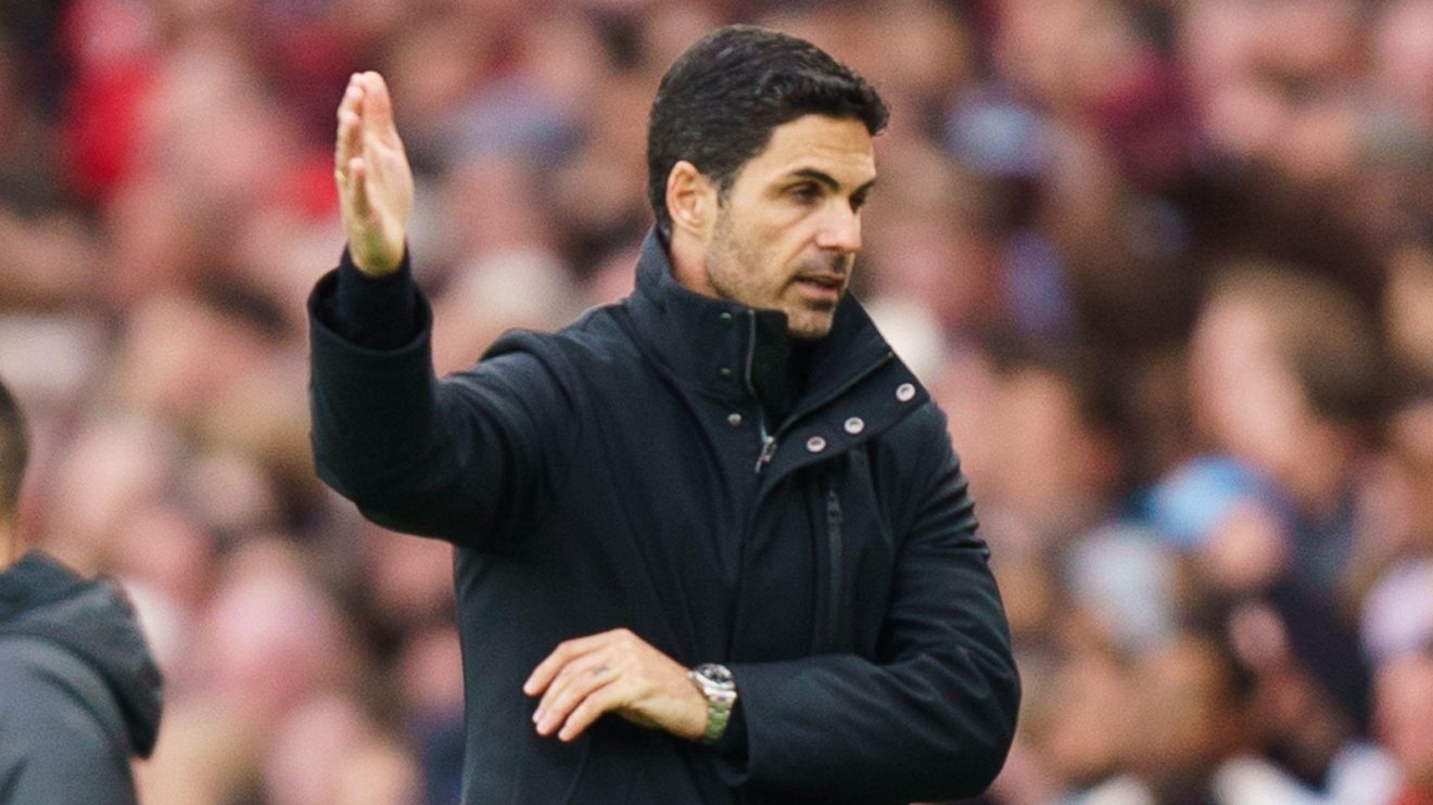 Arsenal manager Mikel Arteta looks frustrated