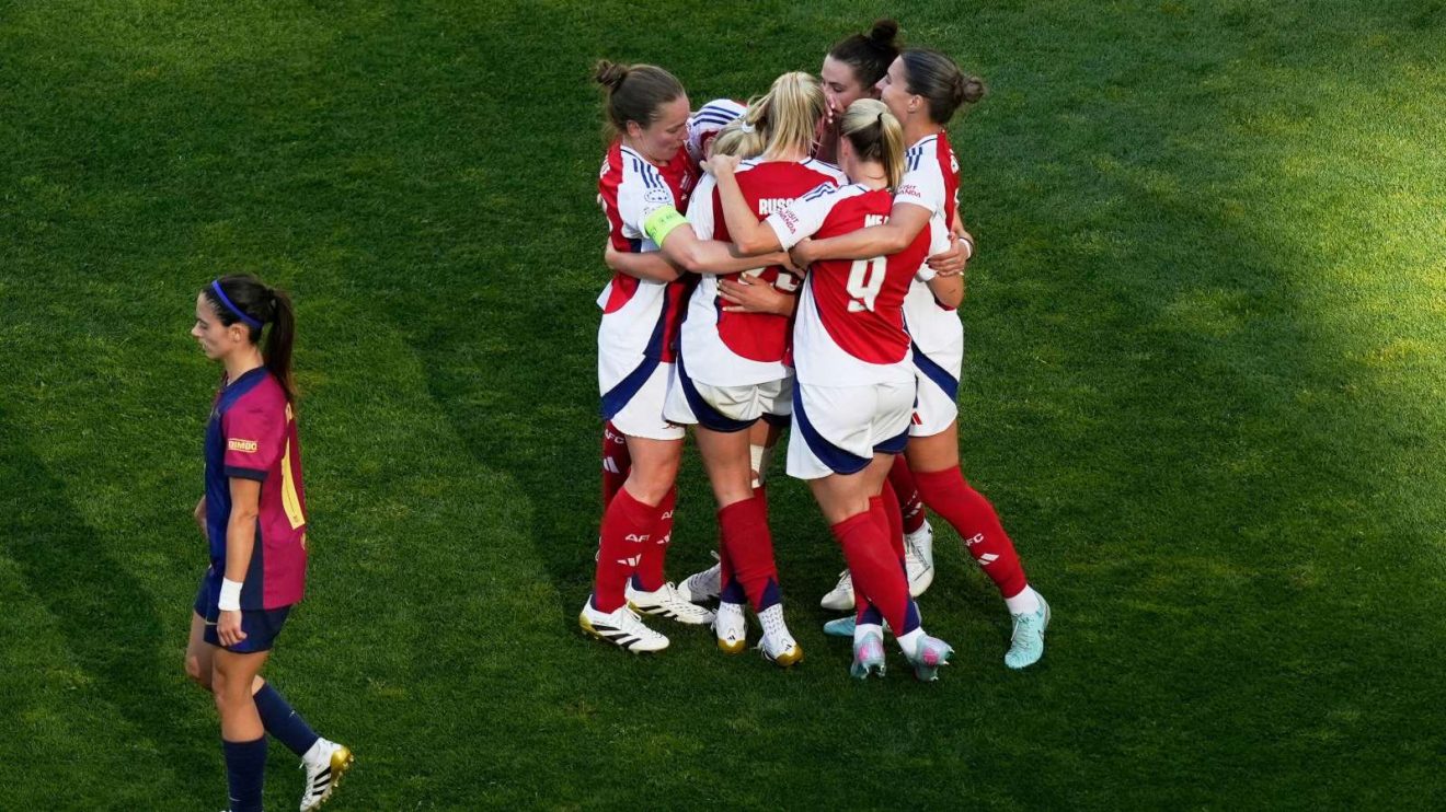 Arsenal Women celebrate their goal