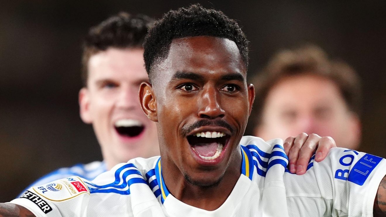 Junior Firpo new contract Leeds United