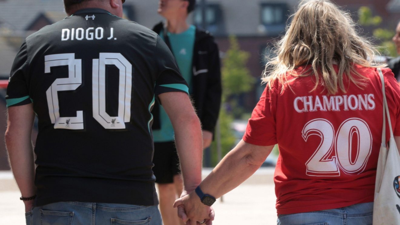 Liverpool fans wear Diogo Jota shirts to pay tribute