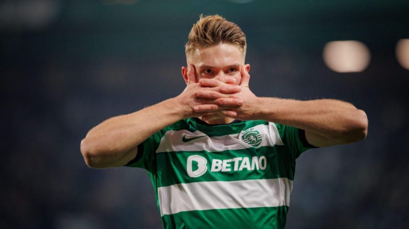 Arsenal transfer target Viktor Gyokeres does his trademark goal celebration