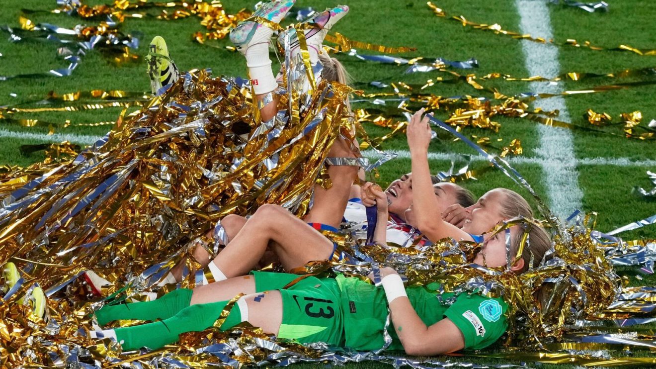 England players celebrate victory at the 2025 European Championship