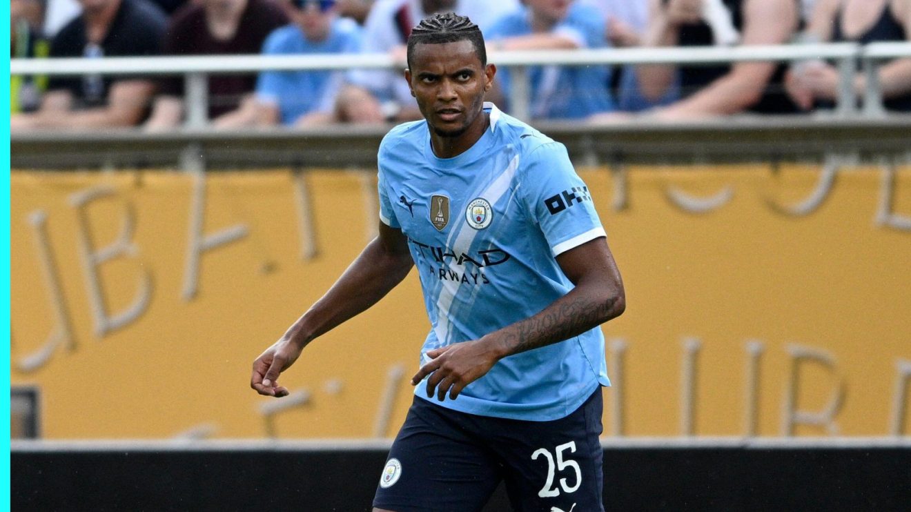 Manuel Akanji playing for Man City