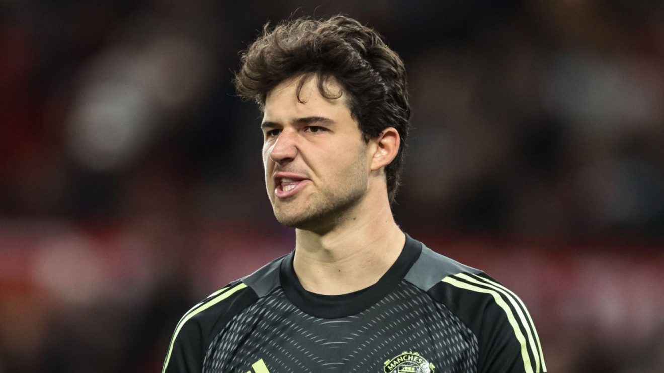 Man Utd goalkeeper Senne Lammens