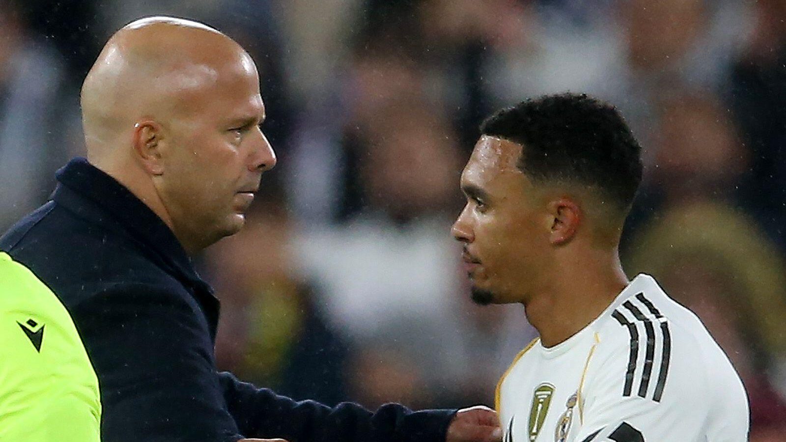 Arne Slot and Trent Alexander Arnold