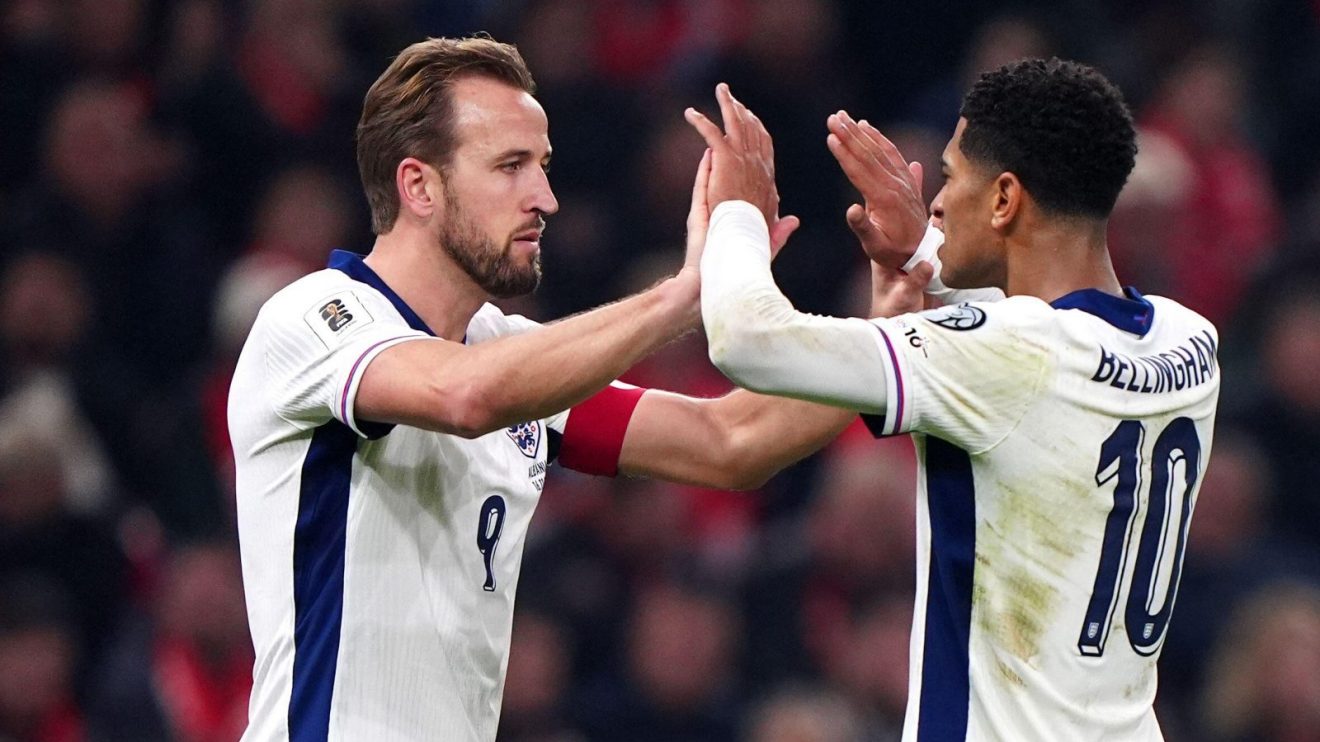 Look at Jude Bellingham blatantly not celebrating with Harry Kane