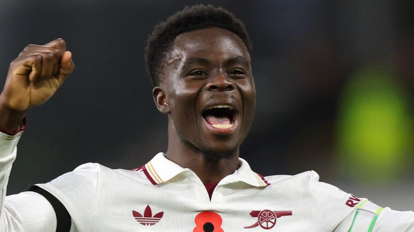 Arsenal winger Bukayo Saka celebrates