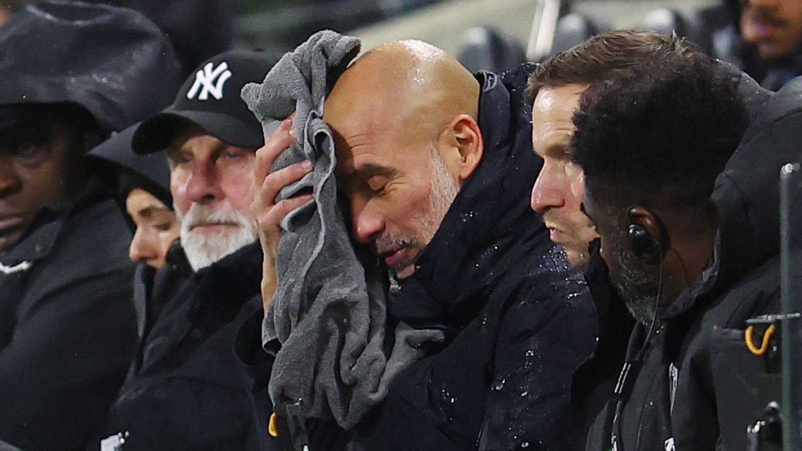 Pep Guardiola at a loss with this Man City team