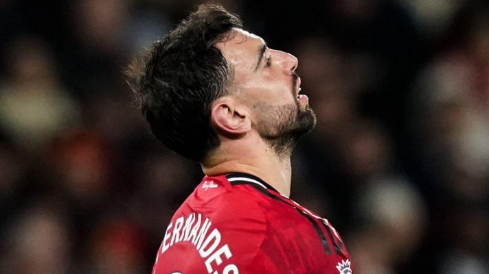 Man Utd captain Bruno Fernandes looks dejected