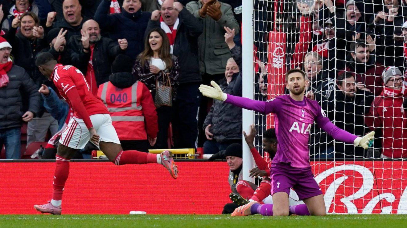 Spurs goalkeeper Guglielmo Vicario complains