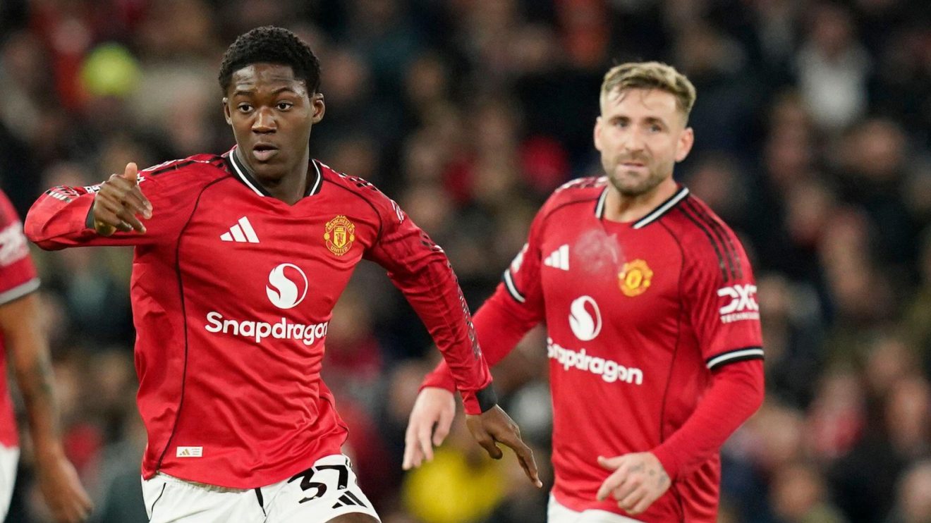 Kobbie Mainoo and Luke Shaw