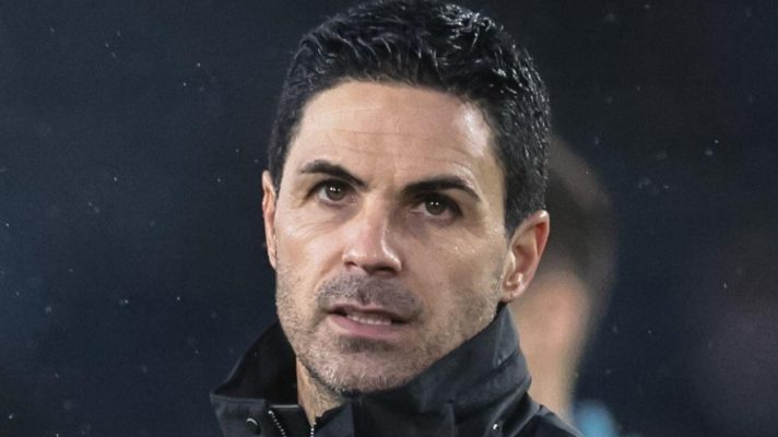 Arsenal manager Mikel Arteta applauds the fans after beating Leeds