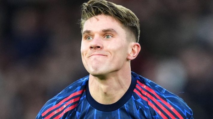 Arsenal striker Viktor Gyokeres looks dejected