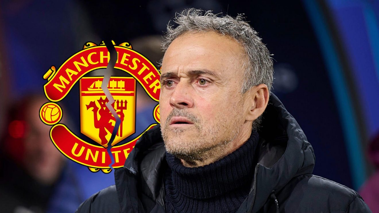 Luis Enrique with a cracked Manchester United badge