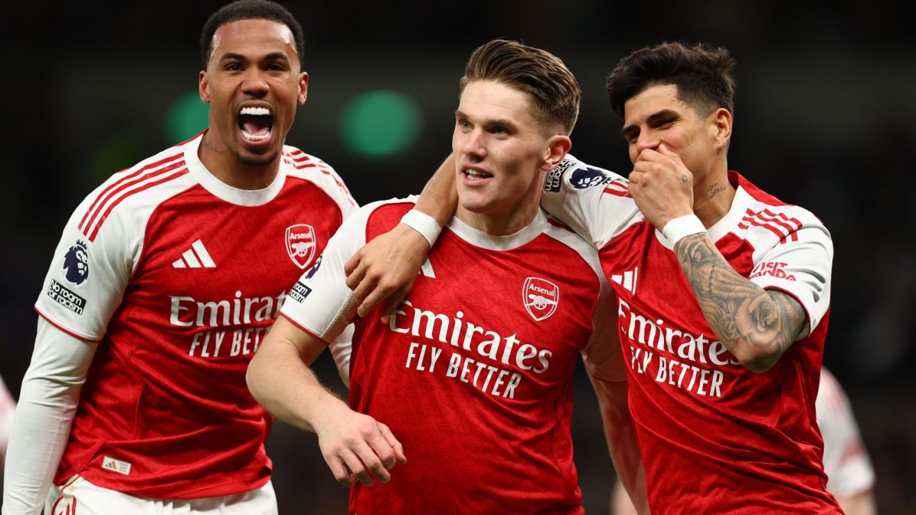 Arsenal striker Viktor Gyokeres celebrates his goal with Gabriel and Piero Hincapie