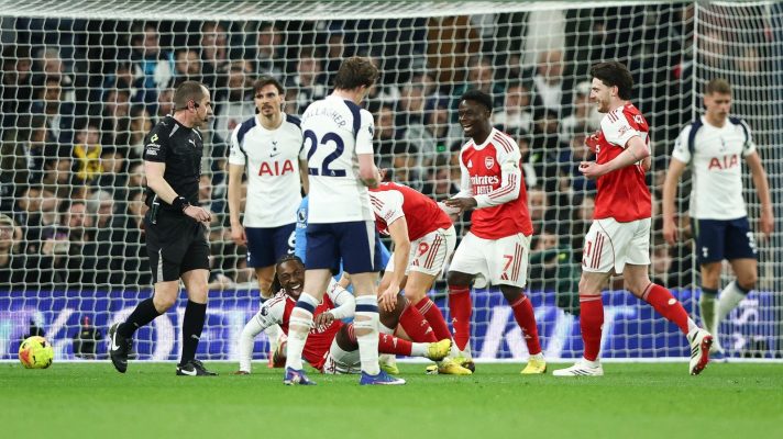 Arsenal expose Tottenham