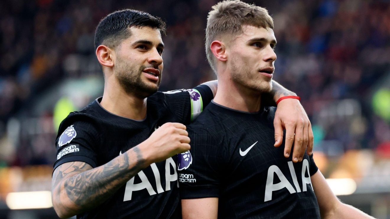Spurs players Micky van de Ven and Cristian Romero