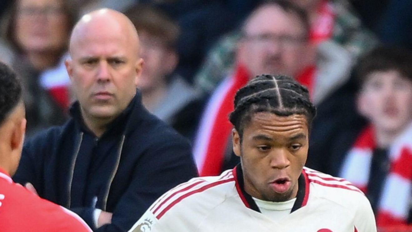 Liverpool manager Arne Slot and player Rio Ngumoha