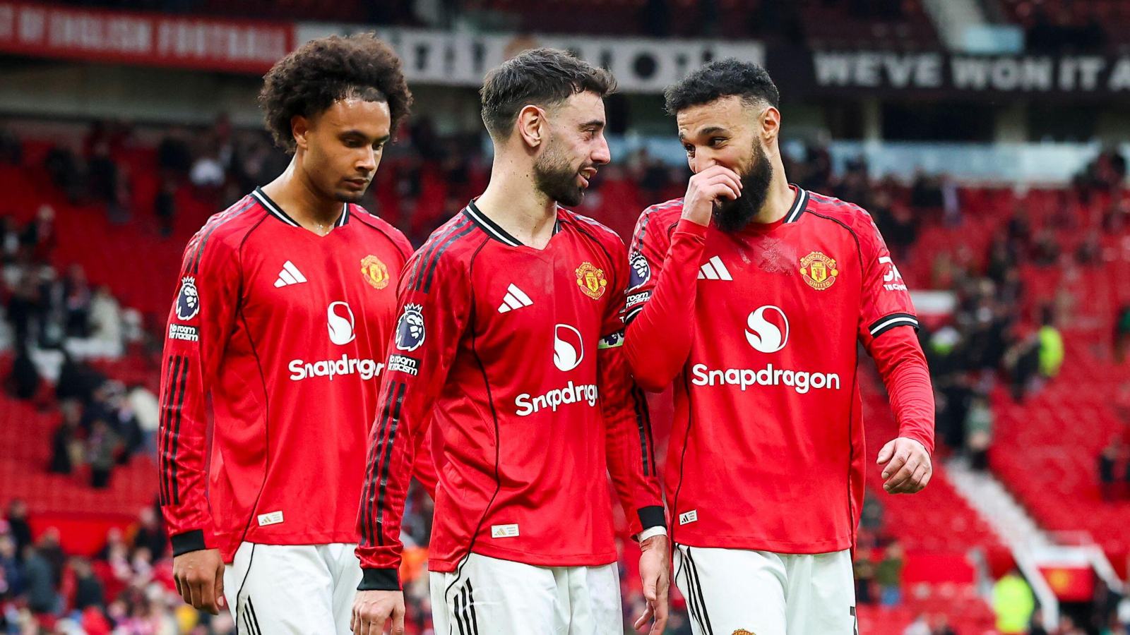 Joshua Zirkzee Bruno Fernandes and Noussair Mazraoui Man Utd F365 1