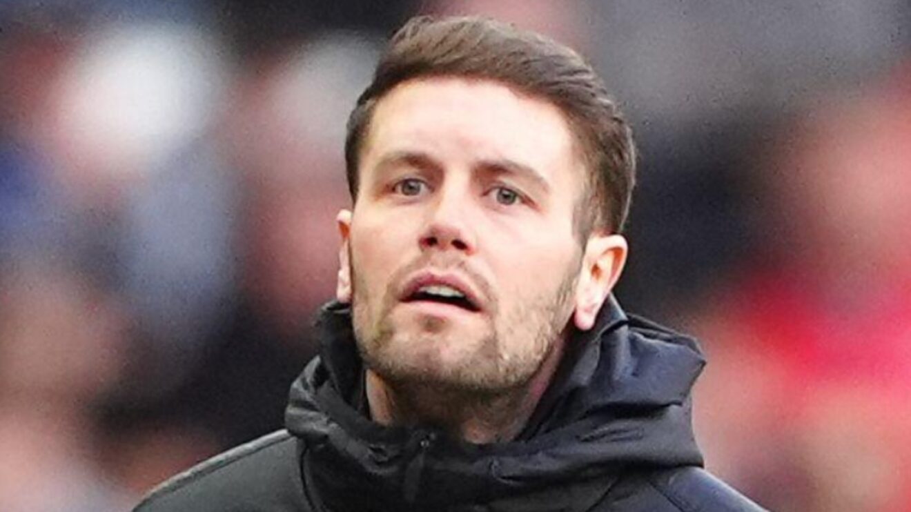 Brighton manager Fabian Hurzeler reacts against Sunderland