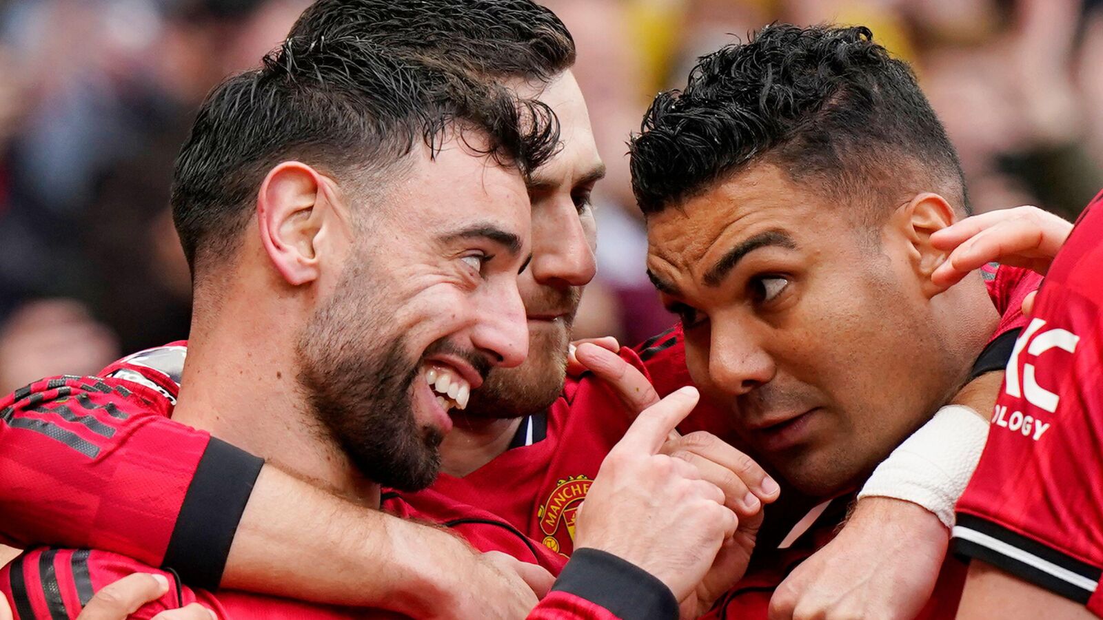 Bruno Fernandes Casemiro Man United Villa