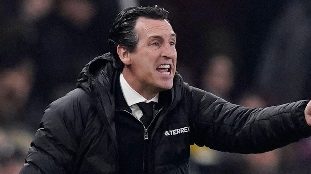 Aston Villa boss Unai Emery during a match