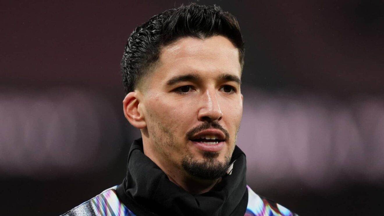 Guy Utd goalkeeper Altay Bayindir