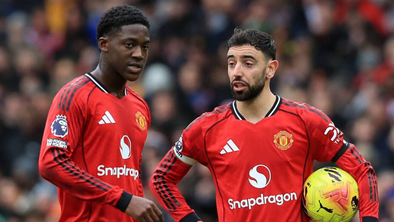 Individual Utd celebs Kobbie Mainoo and also Bruno Fernandes