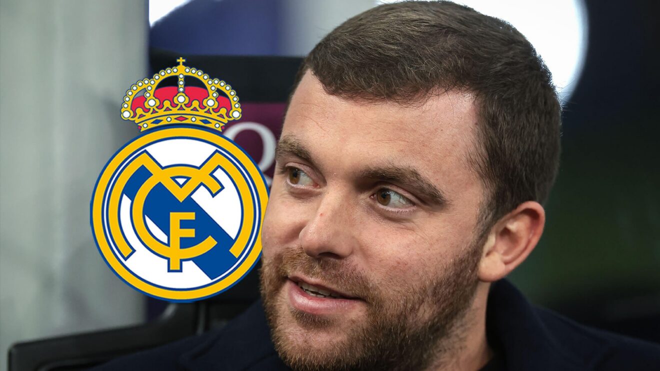 Fabrizio Romano with Real Madrid's badge