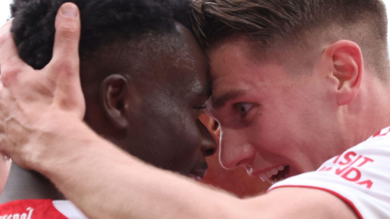 Arsenal players Bukayo Saka and Viktor Gyokeres celebrate against Fulham