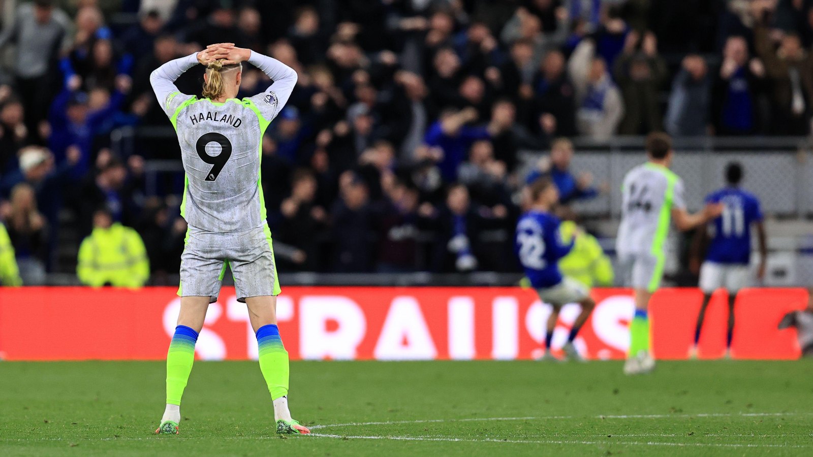 Erling Haaland distraught as Man City bottle it