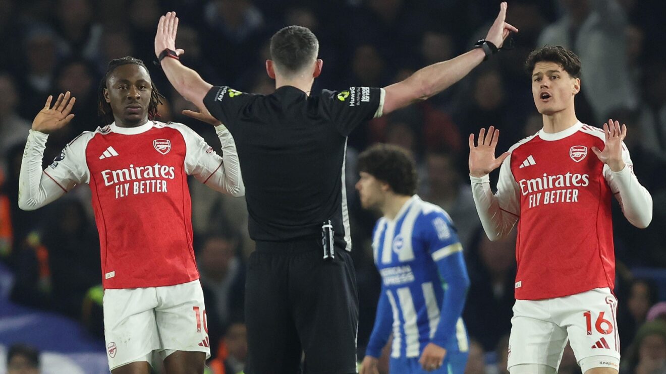 Arsenal's Eberechi Eze and Christian Norgaard talk to the referee.