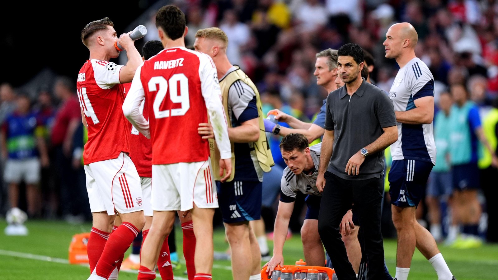 Arsenal take a drinks break
