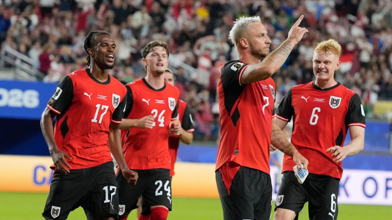 Marko Arnautovic scores for Austria