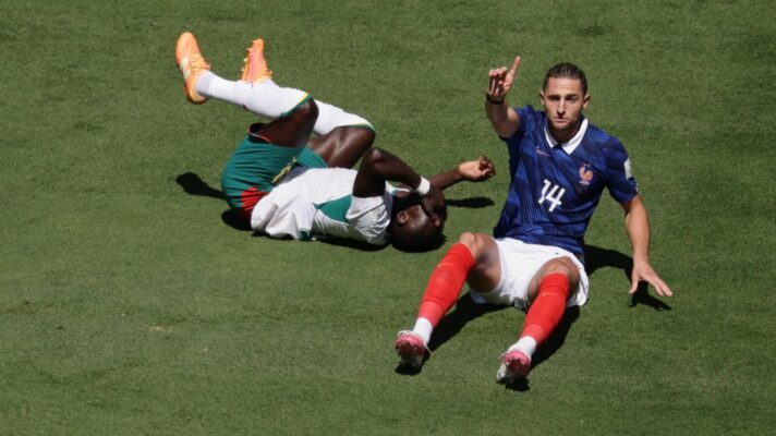 Adrien Rabiot unhappy with pitch