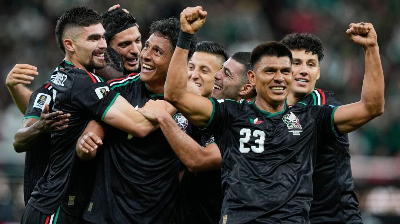 Mexico players celebrates vs South Korea