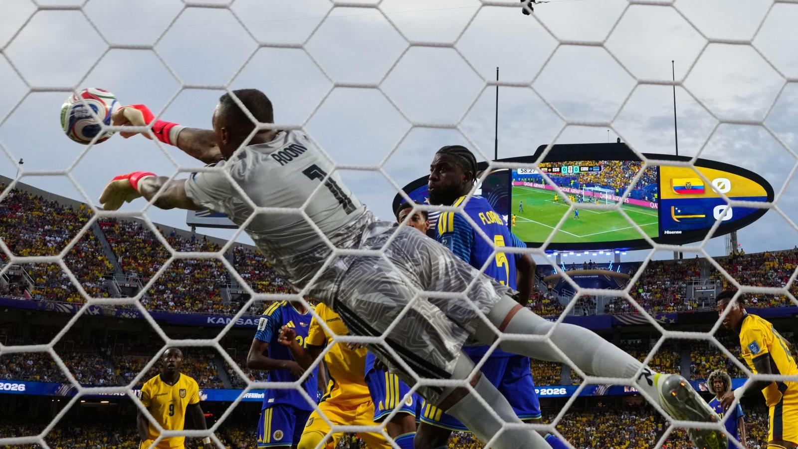 Room equals World Cup record in historic draw — photo: Football365