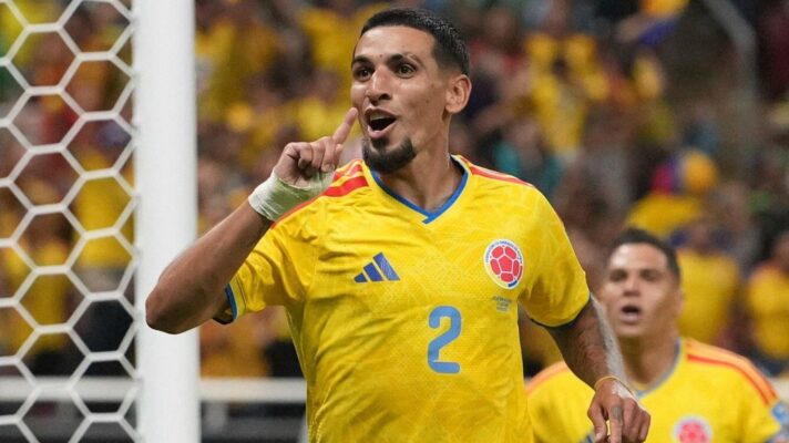 Daniel Munoz celebrates his goal for Colombia against DR Congo
