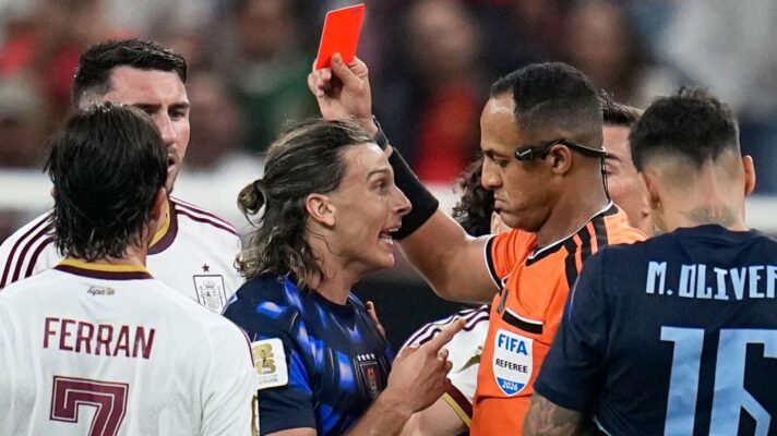 Uruguay red card against Spain