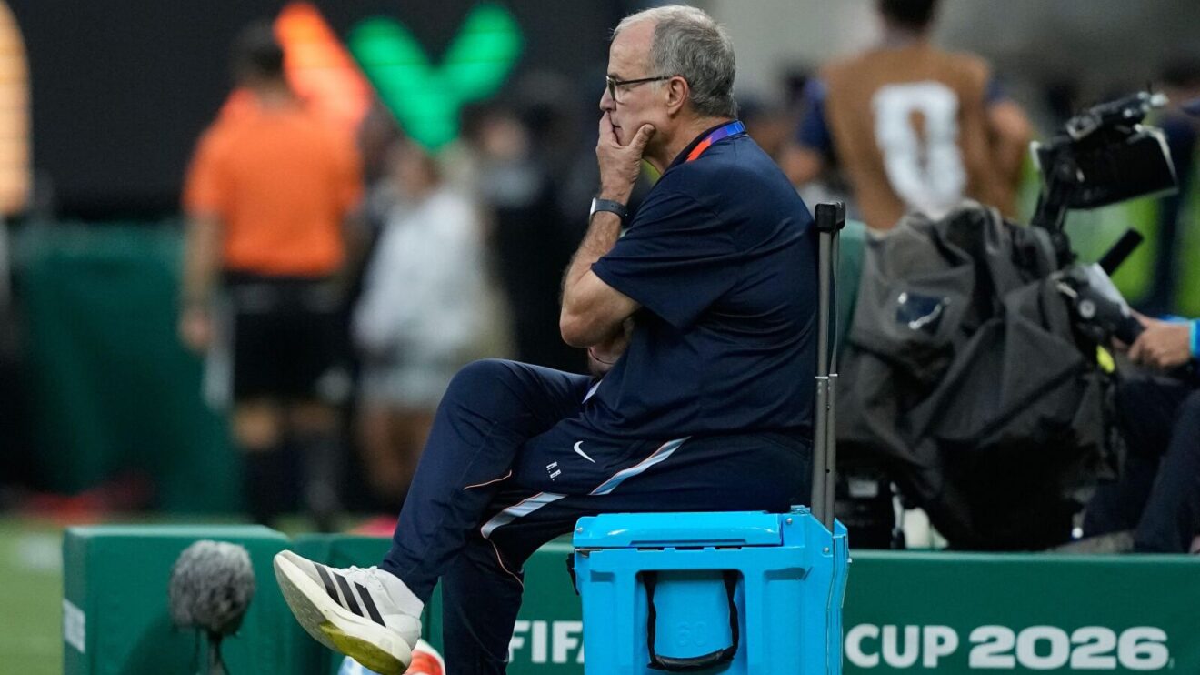 Marcelo Bielsa during Uruguay's loss to Spain