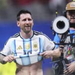 Roy Keane ‘voice gone’ over stunning Argentina comeback as Neville berates Man Utd star
