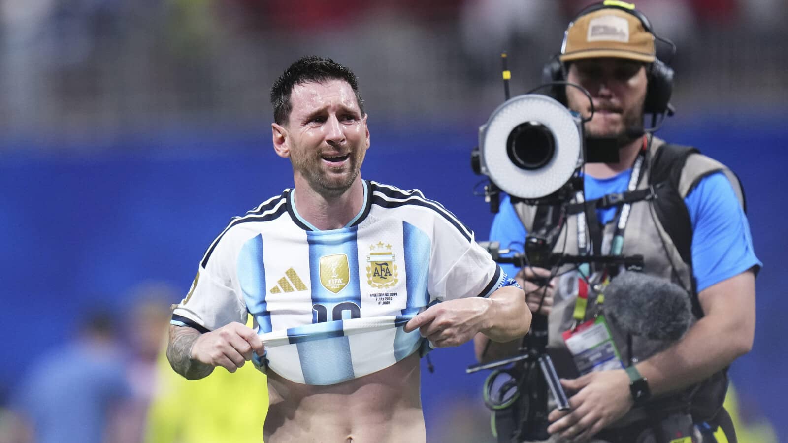 Roy Keane “perdeu a voz” após um retorno fantástico da Argentina enquanto Neville manchava a estrela do Man Utd
