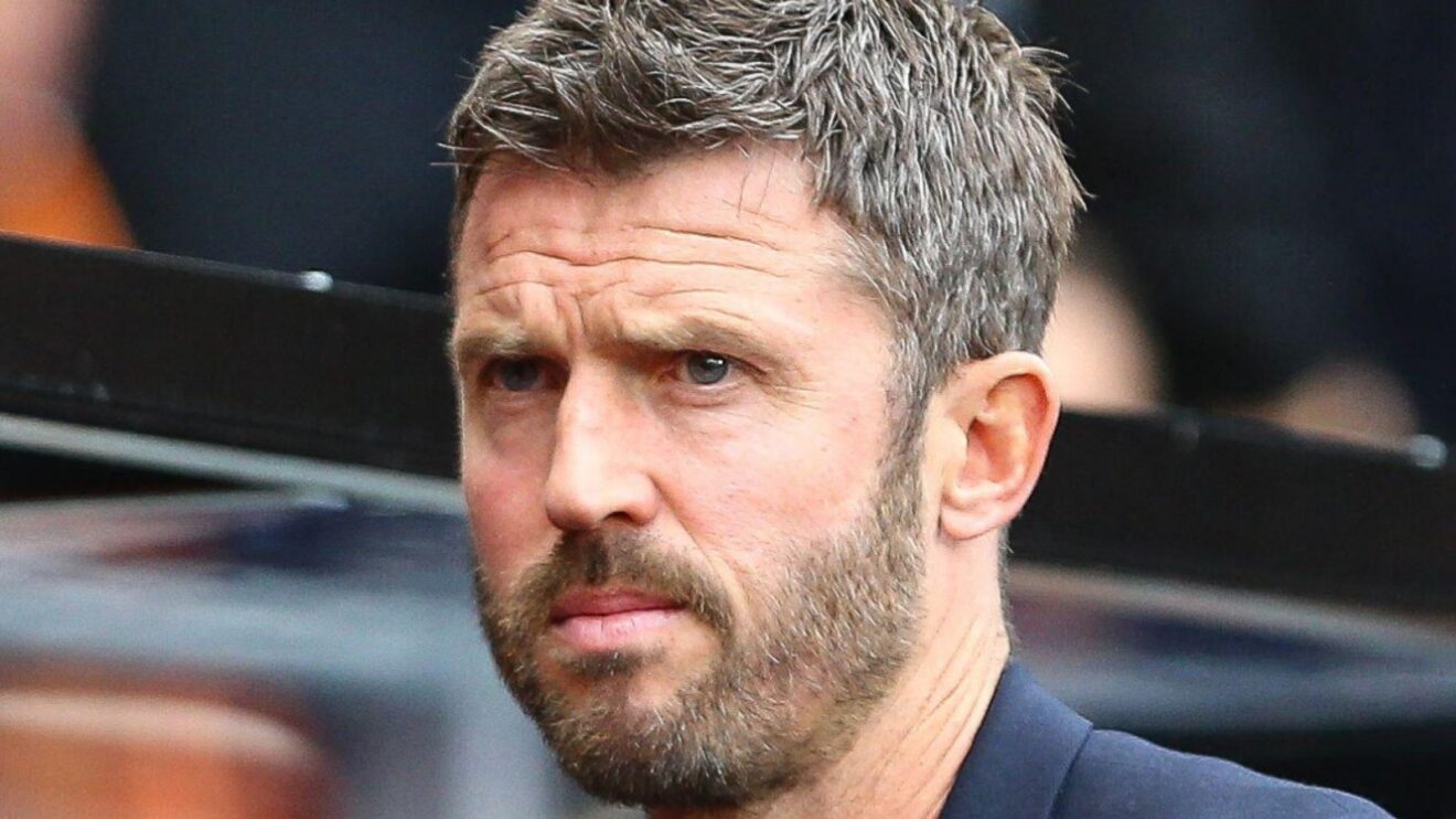 Manchester United manager Michael Carrick reacts against Hull City
