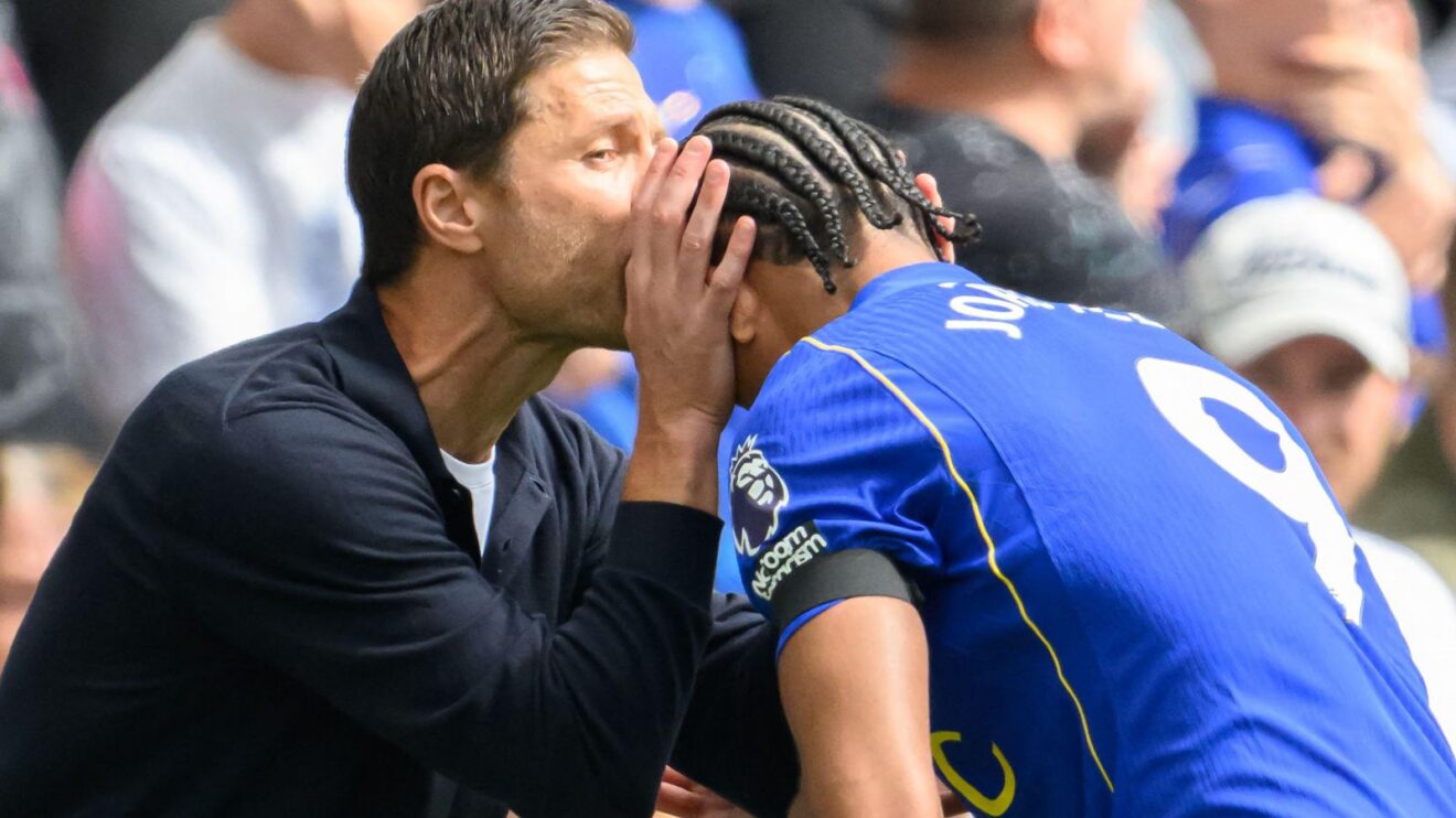 Chelsea manager Xabi Alonso kisses Joao Pedro on the head