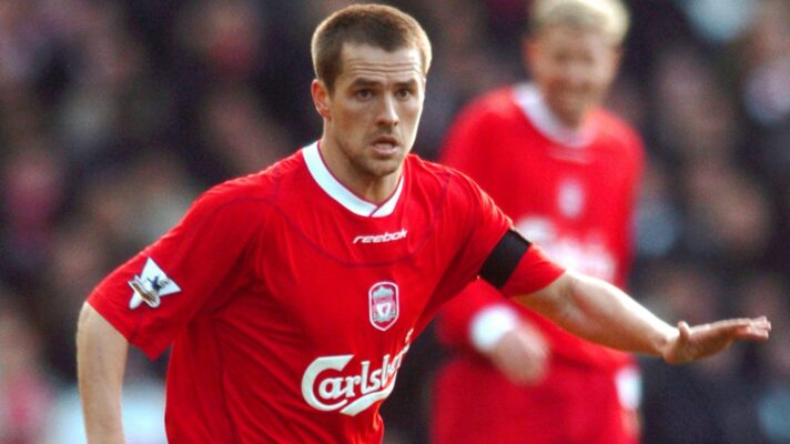 Michael Owen playing for Liverpool